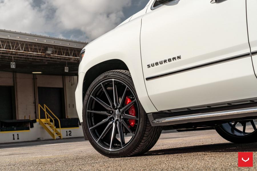 Детали экстерьера Chevrolet Suburban LTZ on Vossen Wheels (HF6-1) 2019 года  (фото 8 из 12)